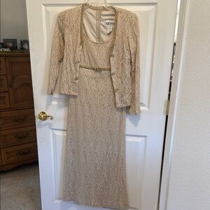 Elegant Cream Lace Skirt Set